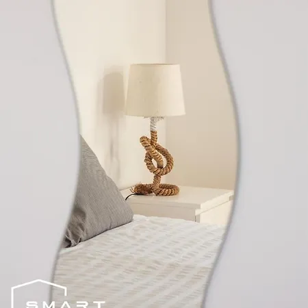 Ancora Modern One Bed In Marina Apartment *